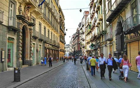 via toledo napoli.